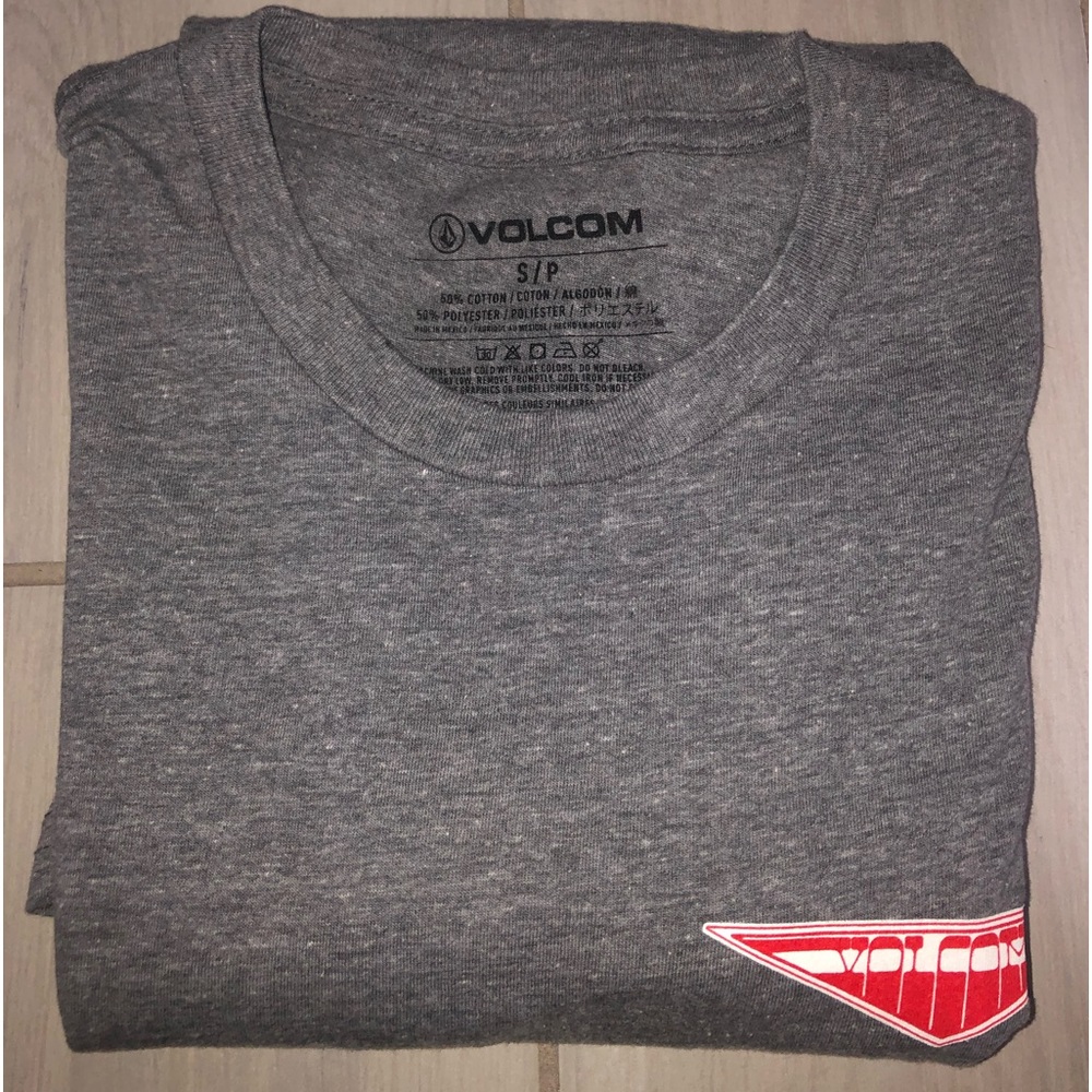 New with tags - Volcom Tee Shirt Size Small